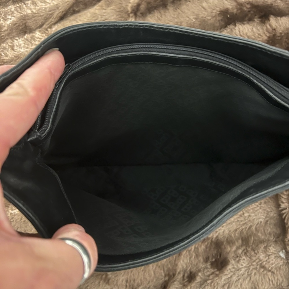 Bally Vintage Black Leather Shoulder Bag with Rubber Bottom - Picture 5 of 10
